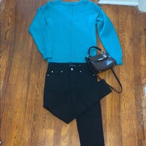 Sweater and Black Jeans w/ FREE Handbag